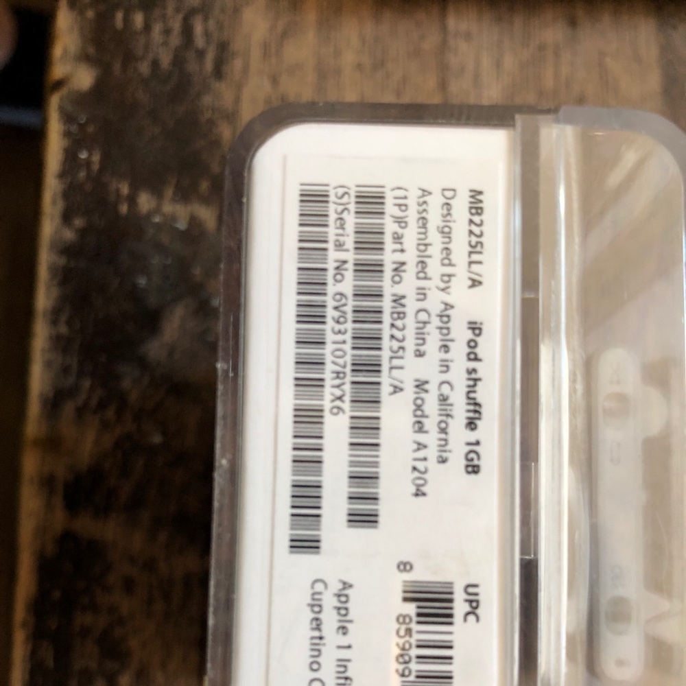 iPod Shuffle 1GB MB225LL/.A